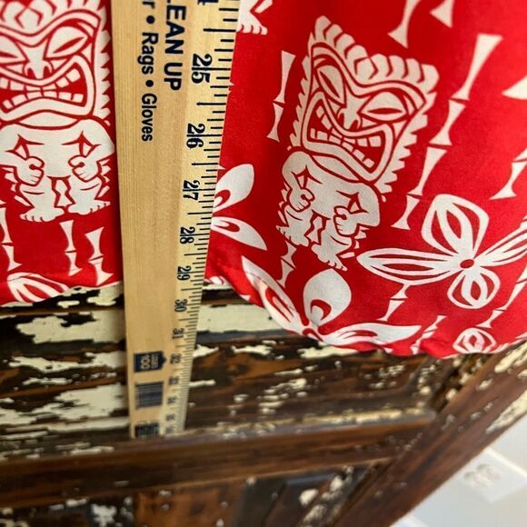 Men’s UZZI Tiki Hawaiian Button down shirt.  Size L. - Picture 10 of 11